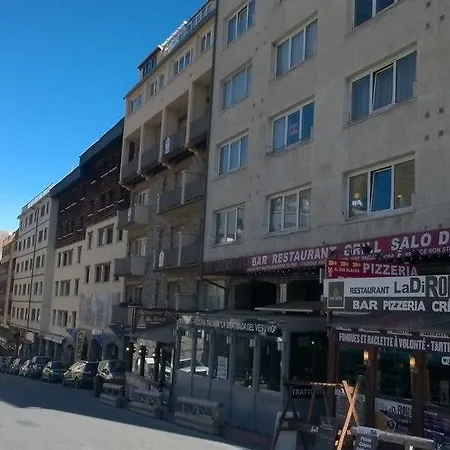 Apartamento Pie De Pistas 3000 *