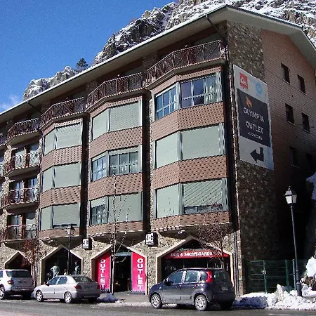 Apartamento Pie De Pistas 3000 *