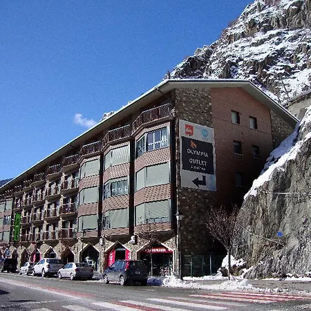 Apartamento Pie De Pistas 3000 *